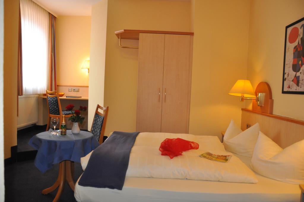 City Partner Hotel Strauss Wurtzburgo Exterior foto
