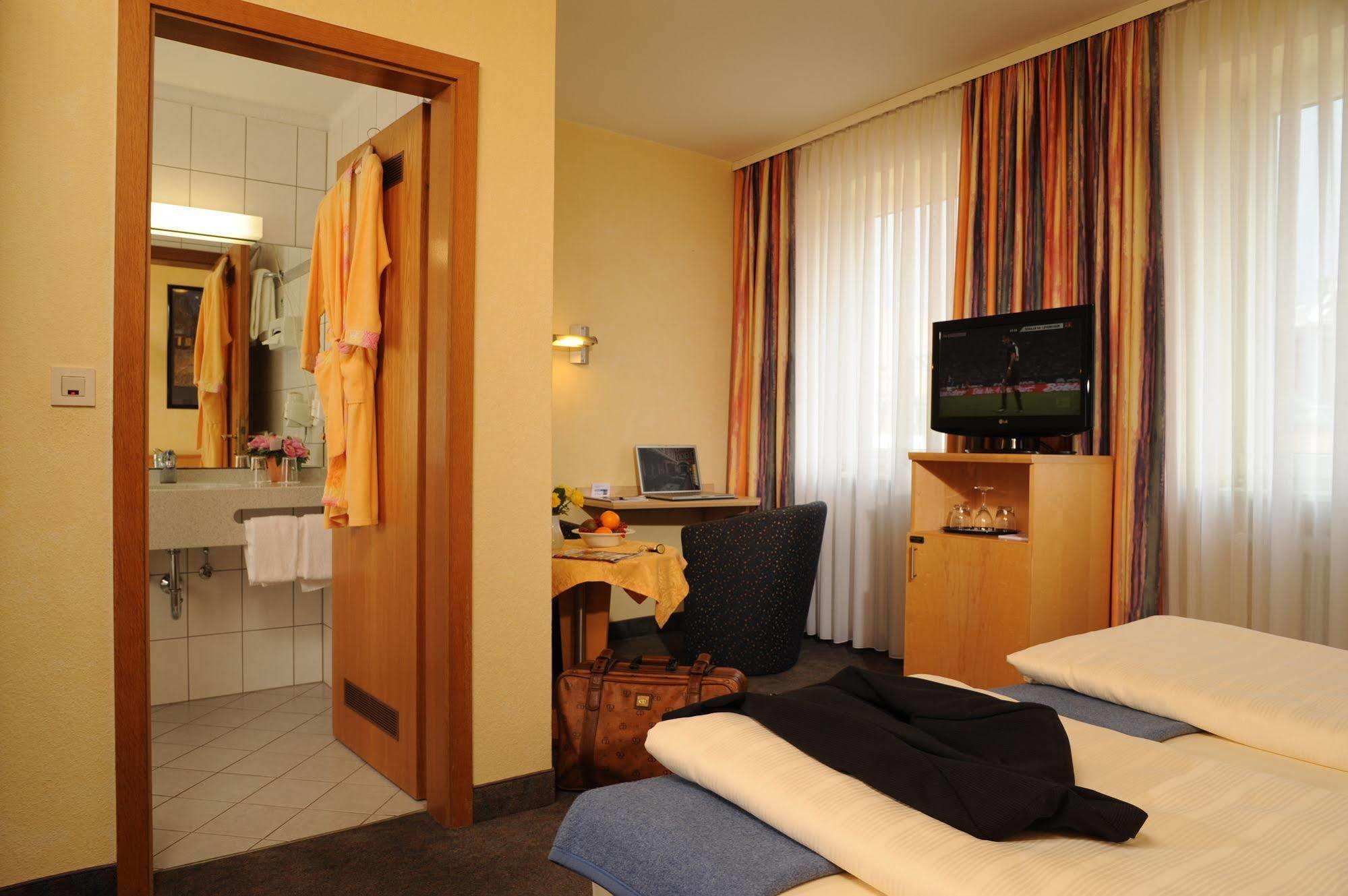 City Partner Hotel Strauss Wurtzburgo Exterior foto