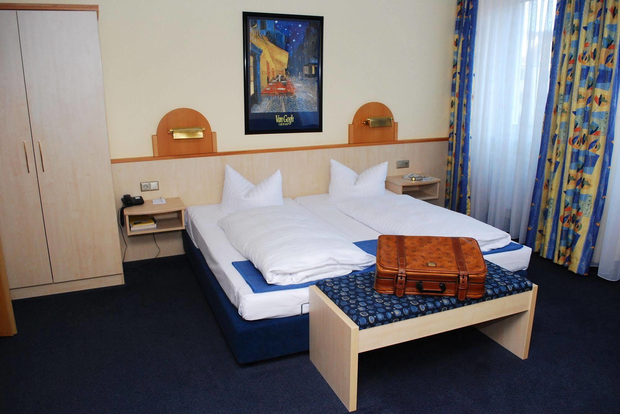 City Partner Hotel Strauss Wurtzburgo Exterior foto