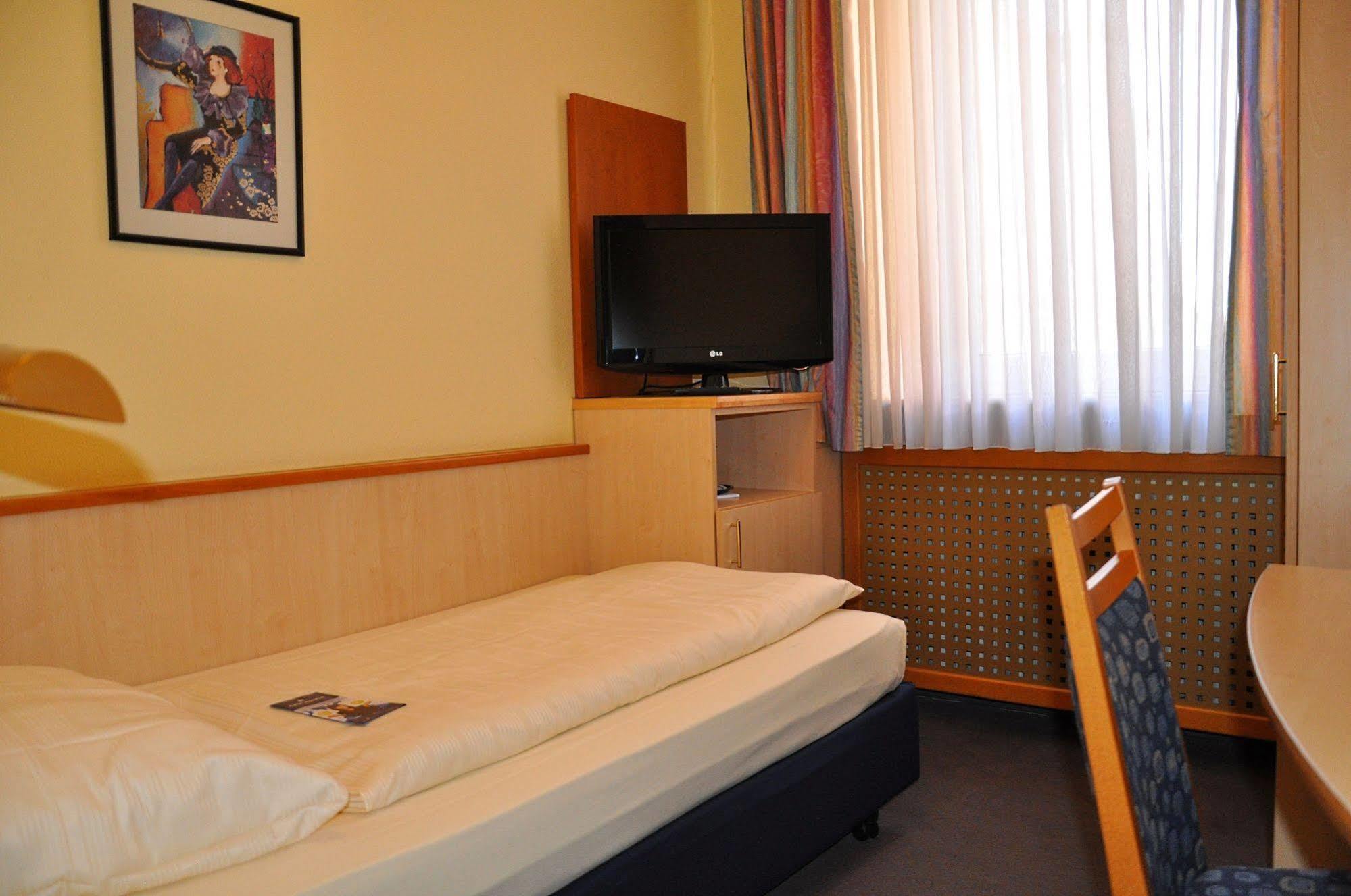 City Partner Hotel Strauss Wurtzburgo Exterior foto