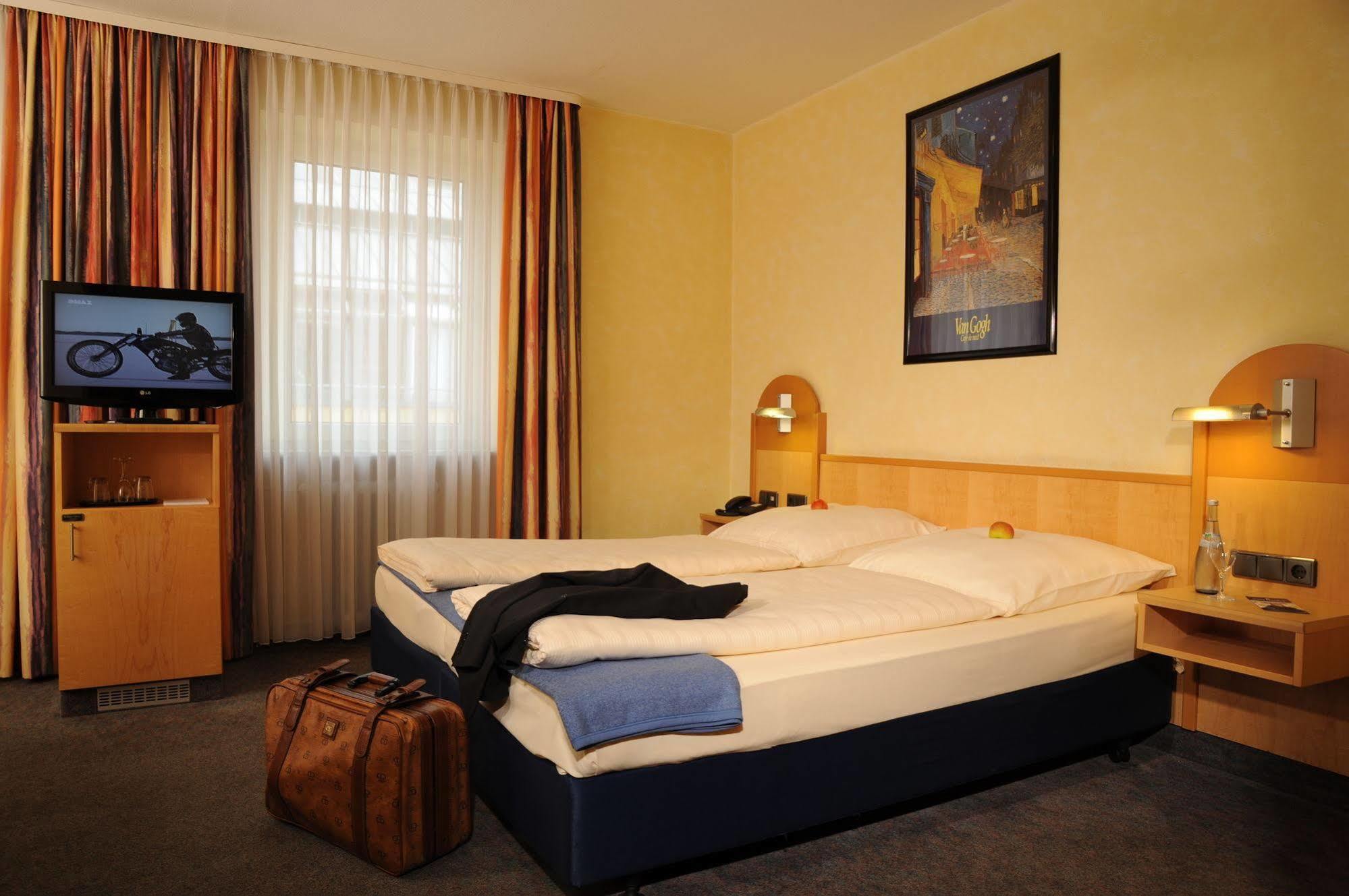 City Partner Hotel Strauss Wurtzburgo Exterior foto